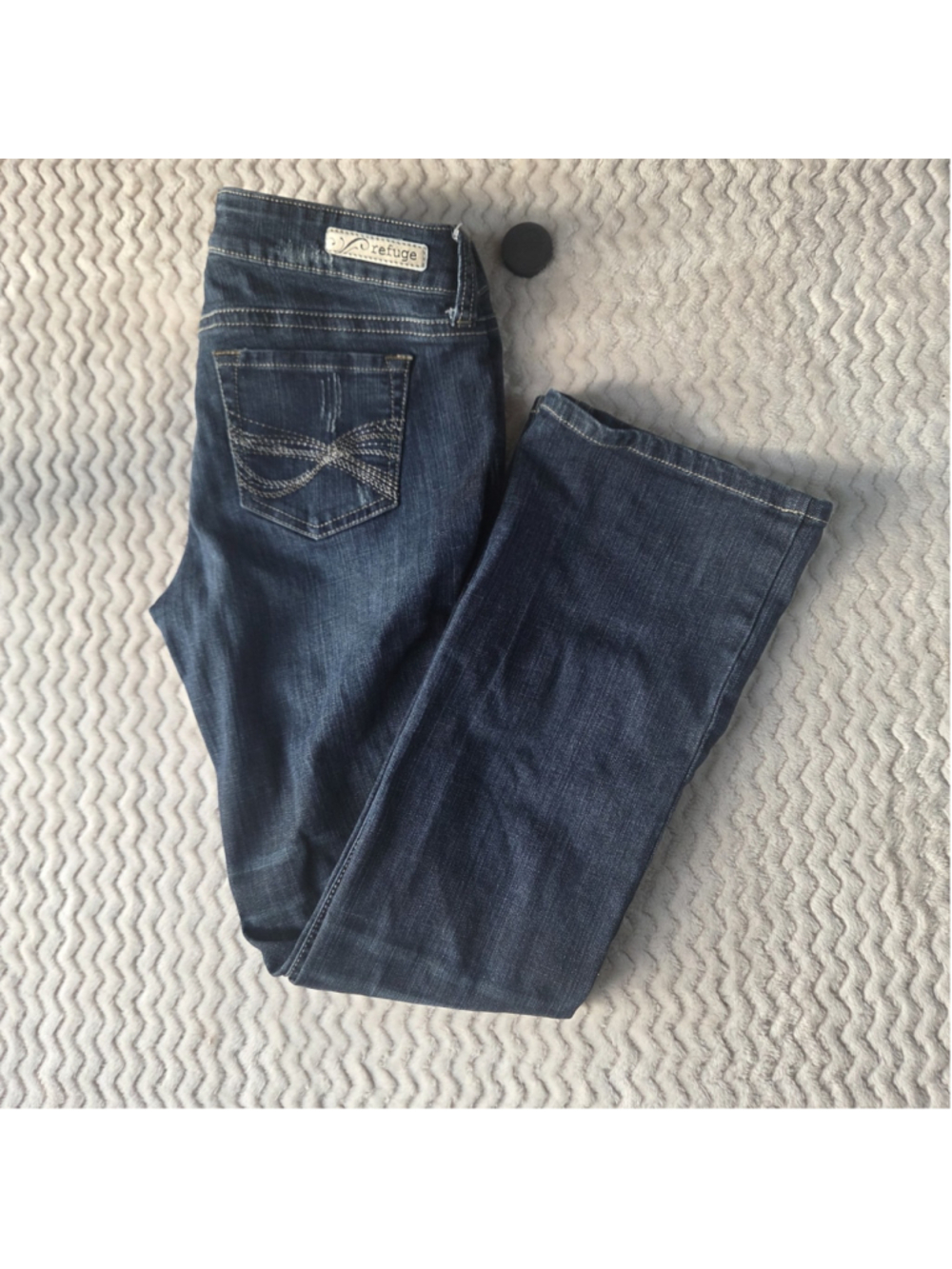 Refuge Runaway Everyday Boot Women’s Medium Wash Distressed Bootcut Jeans Size 2